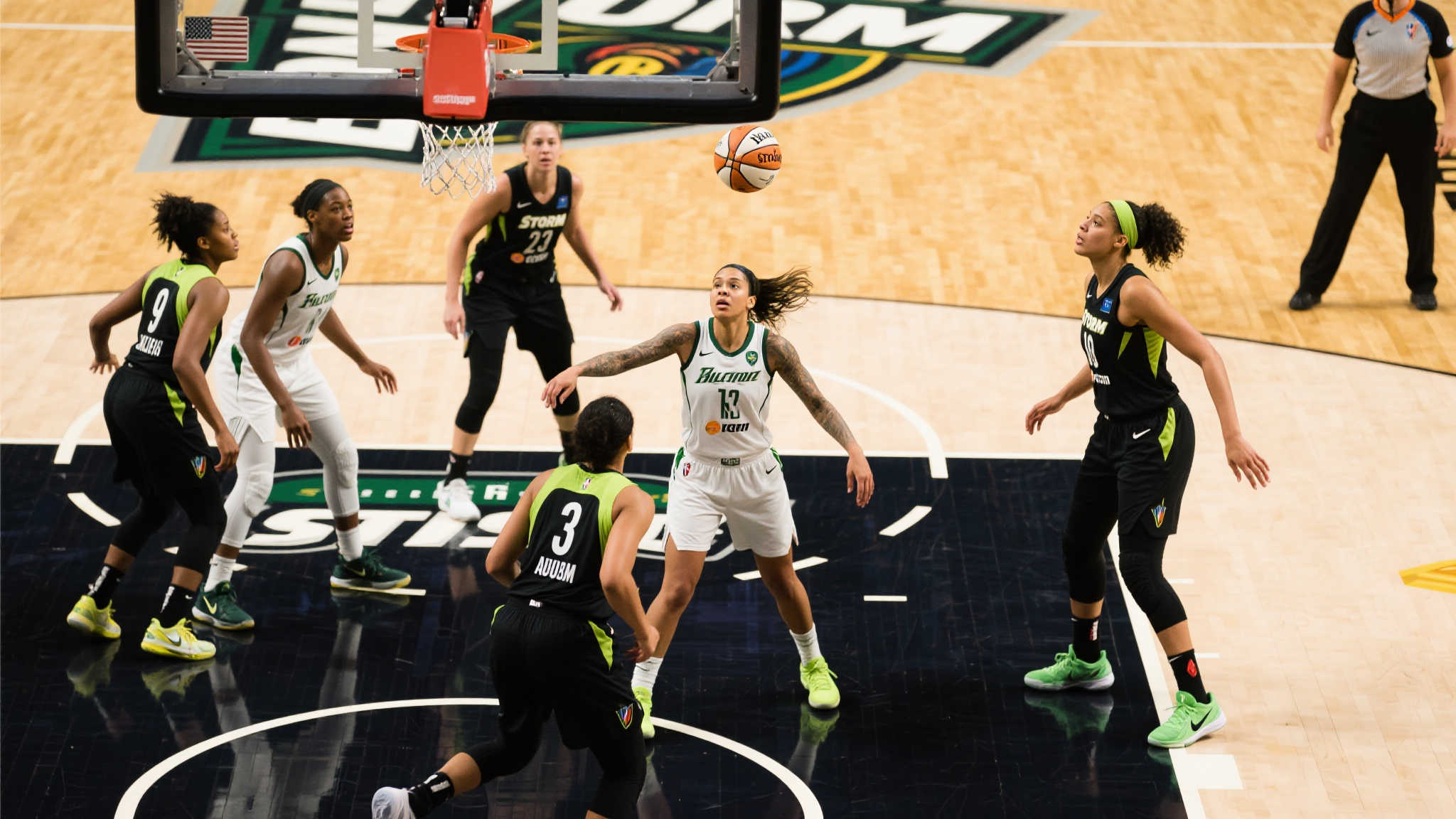 離在一個密 離在一個密